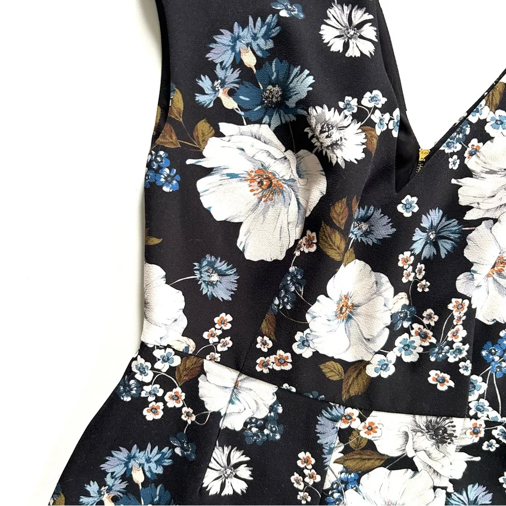 Gianni Bini Navy Blue Floral Printed Harper Knit V-Neck Jumpsuit - Picture 4 of 9